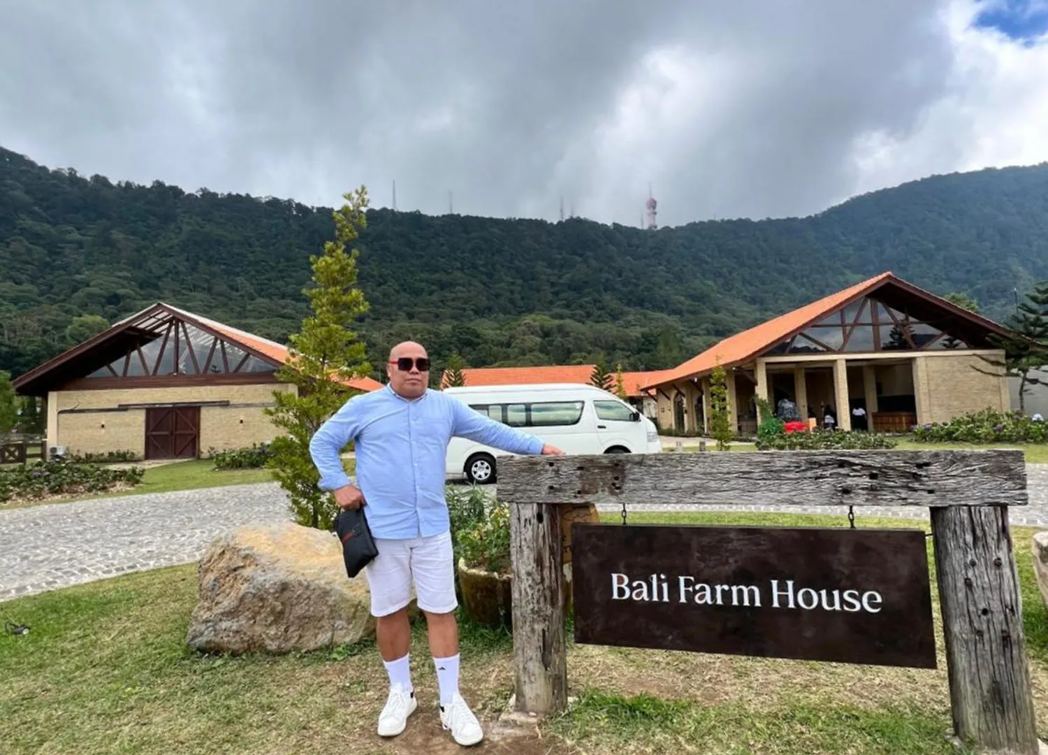 James Guest House سمينياك